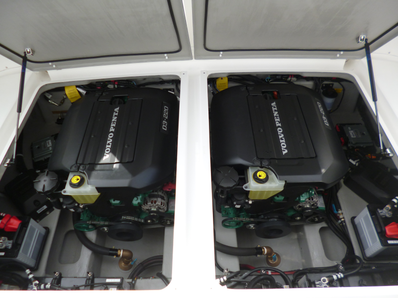 新艇中古艇販売