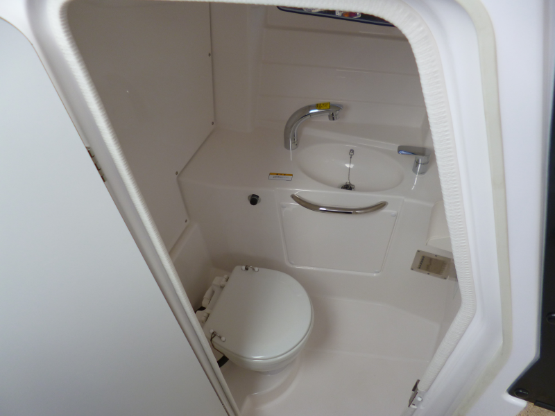 新艇中古艇販売