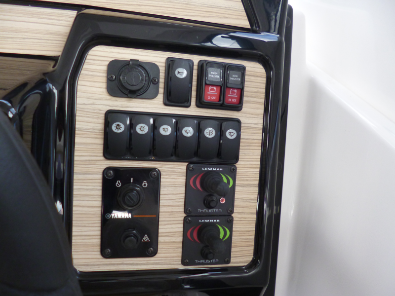 新艇中古艇販売