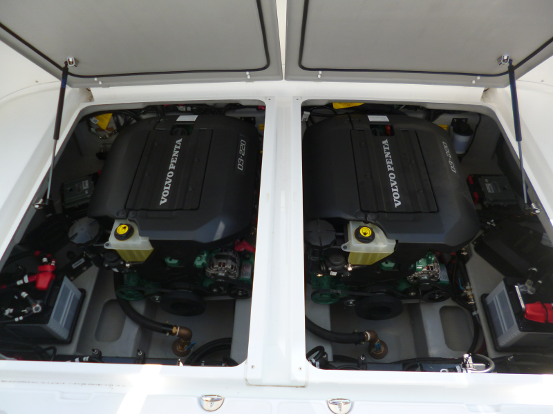 新艇中古艇販売