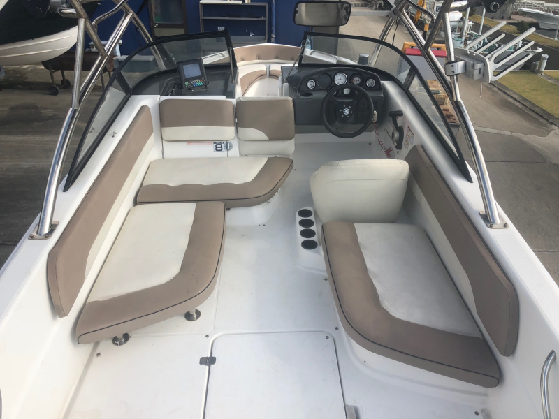 新艇中古艇販売