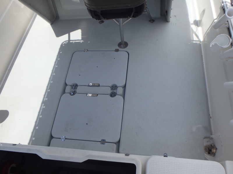 新艇中古艇販売