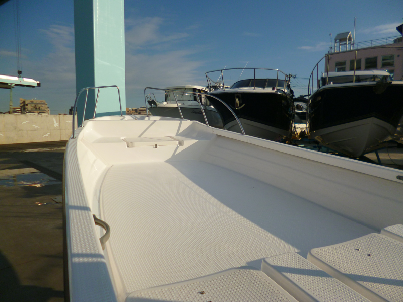 新艇中古艇販売