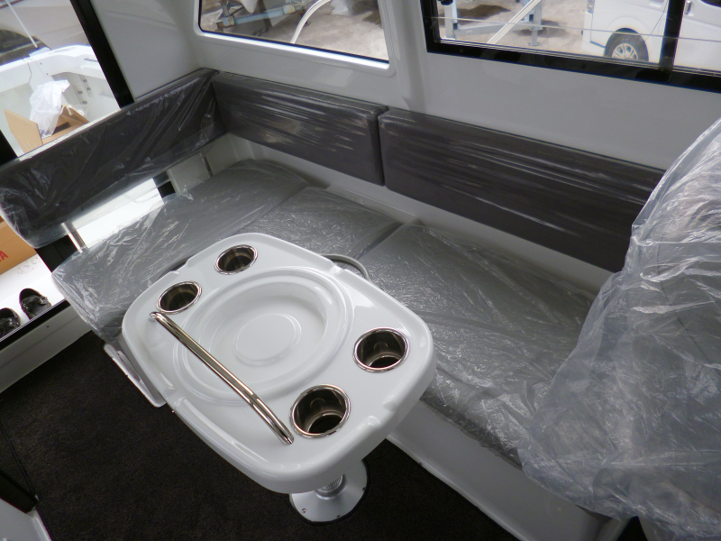 新艇中古艇販売