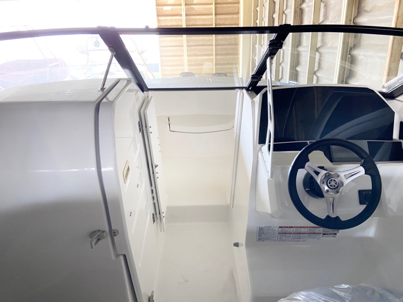 新艇中古艇販売