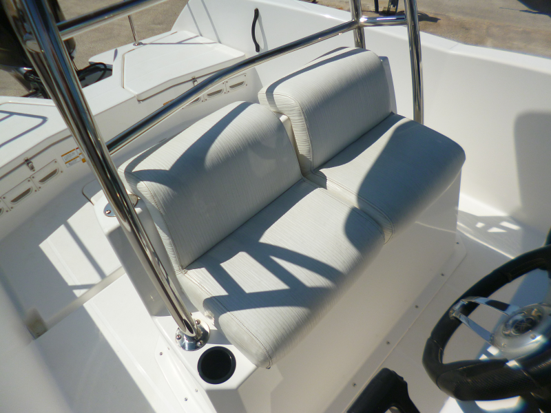 新艇中古艇販売