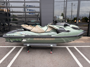 新艇中古艇販売