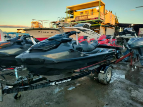 新艇中古艇販売