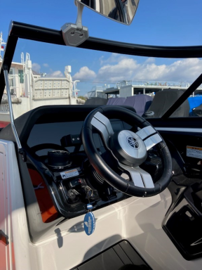boat.image