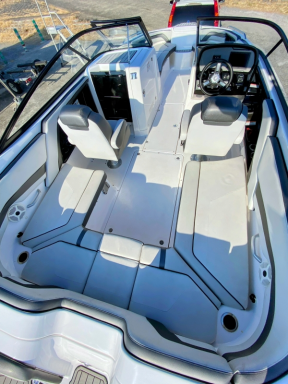 boat.image