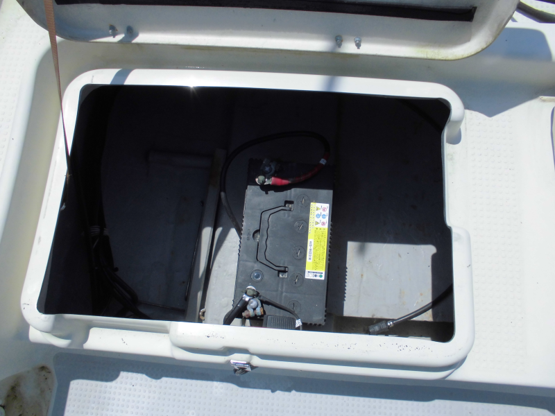 新艇中古艇販売