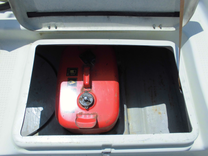 新艇中古艇販売