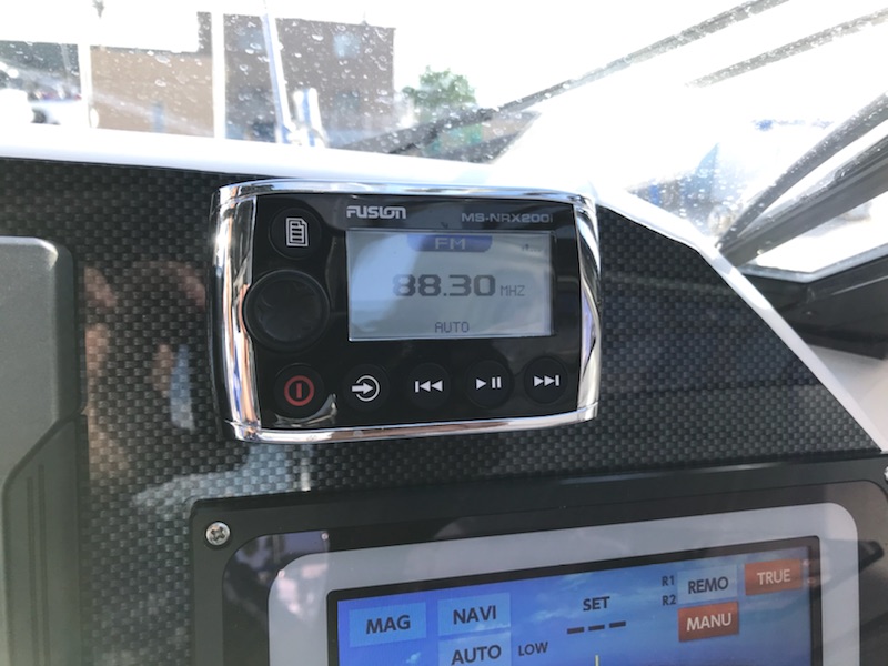 新艇中古艇販売