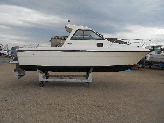 新艇中古艇販売