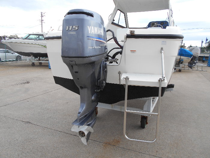 新艇中古艇販売