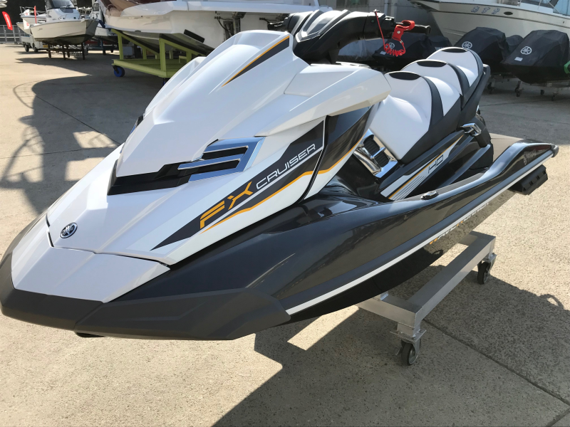 新艇中古艇販売