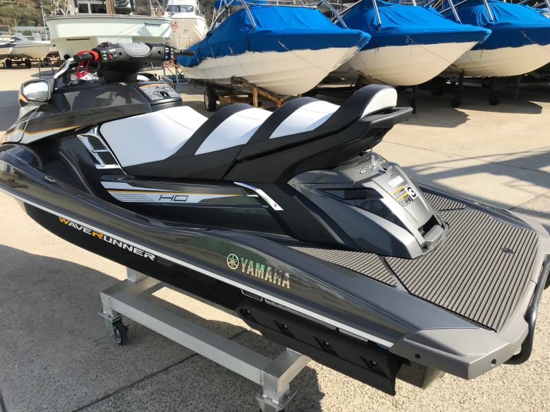 新艇中古艇販売