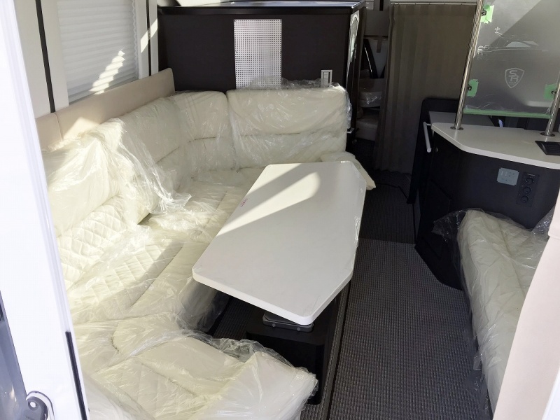 新艇中古艇販売