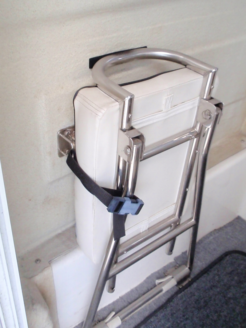 新艇中古艇販売