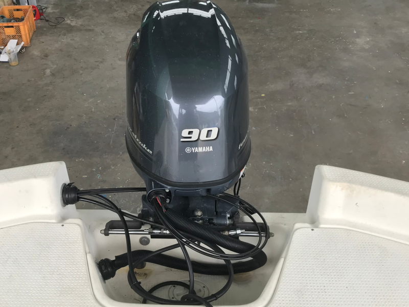 新艇中古艇販売