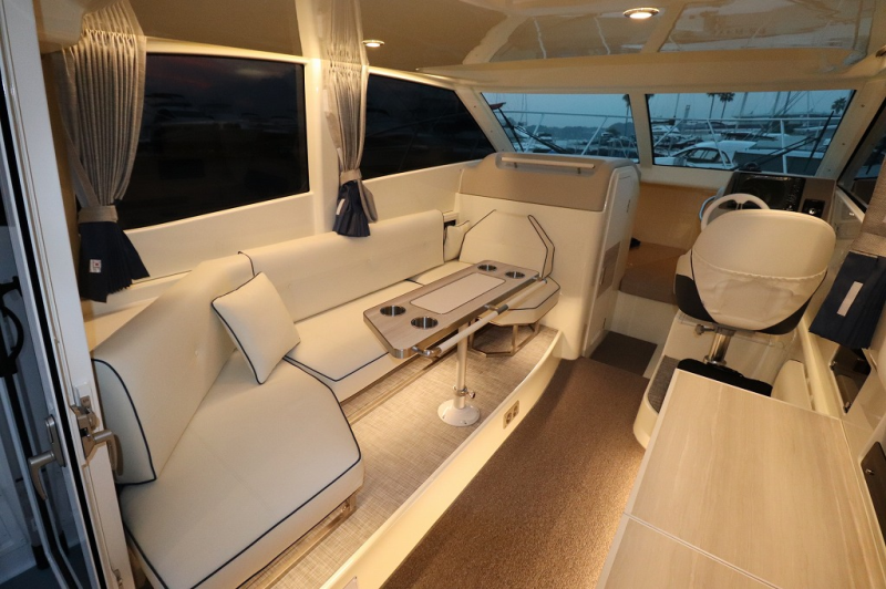 新艇中古艇販売