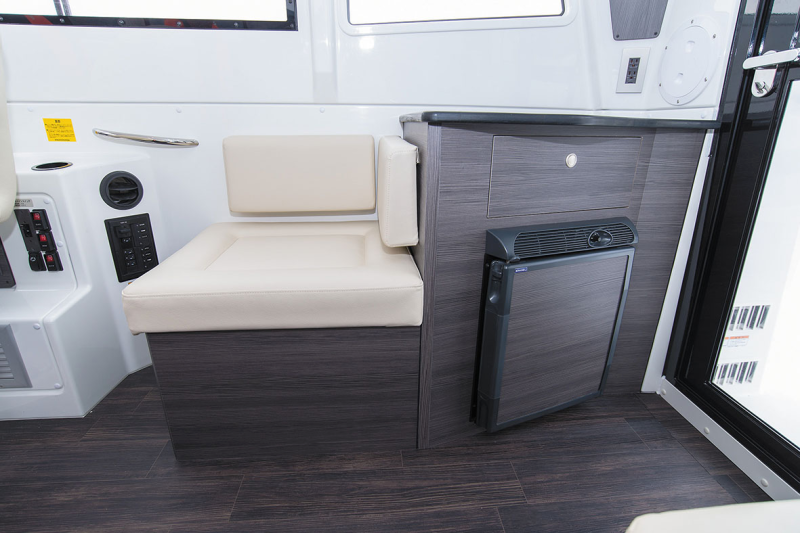 新艇中古艇販売