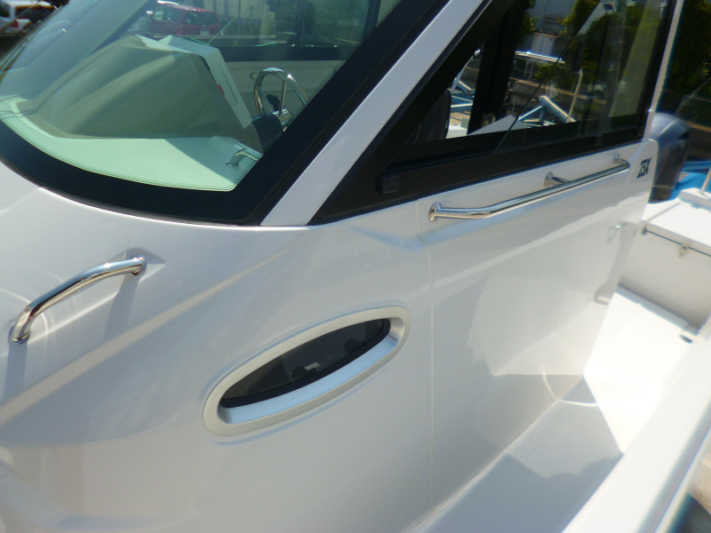 新艇中古艇販売