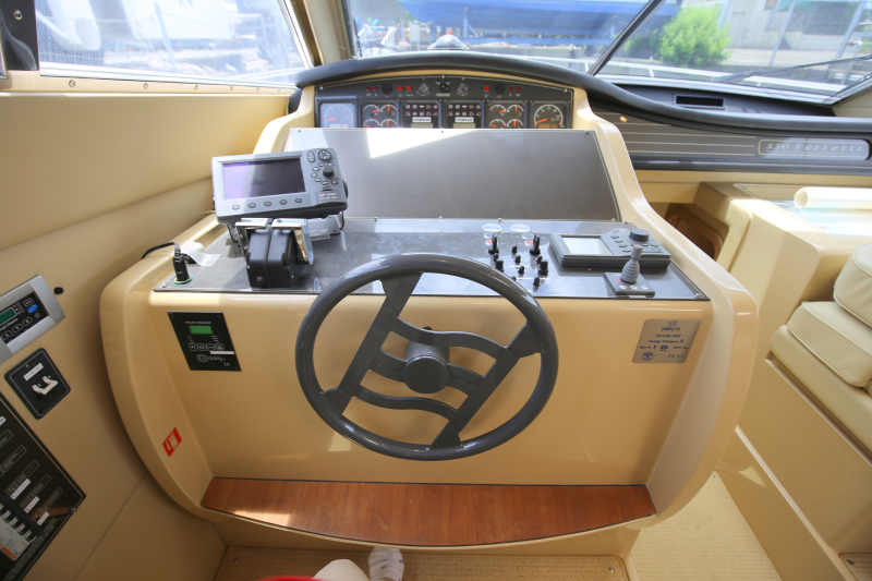 新艇中古艇販売