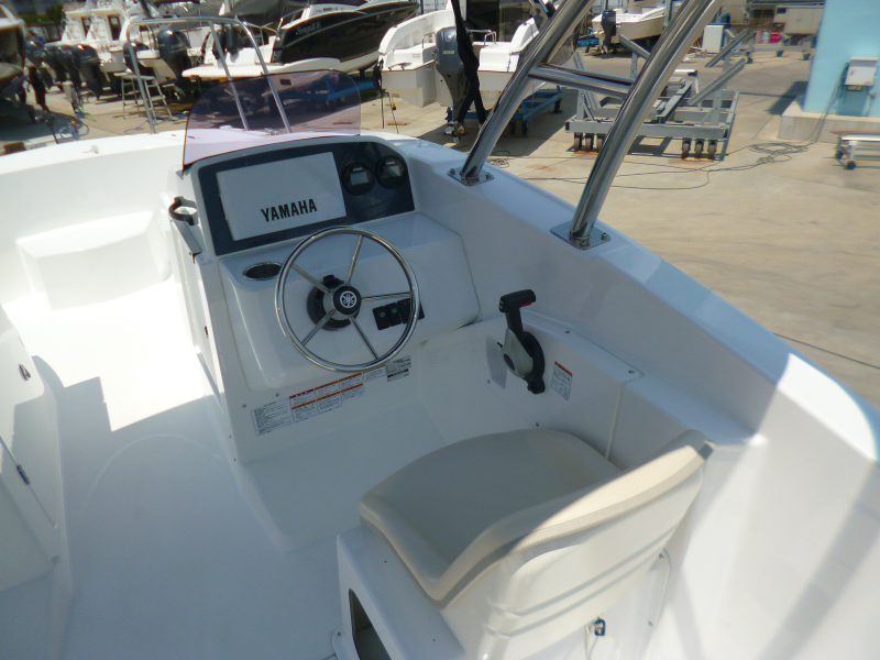 新艇中古艇販売