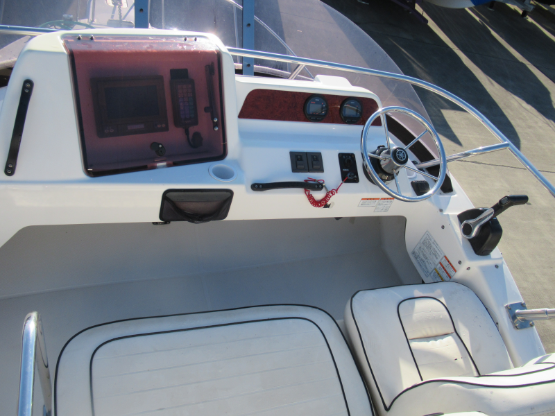 新艇中古艇販売