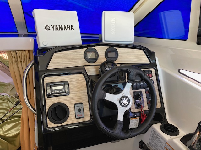 新艇中古艇販売