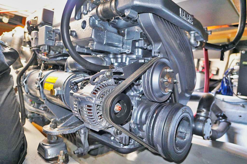 新艇中古艇販売