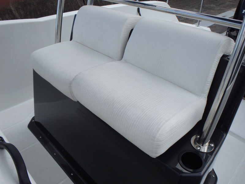 新艇中古艇販売