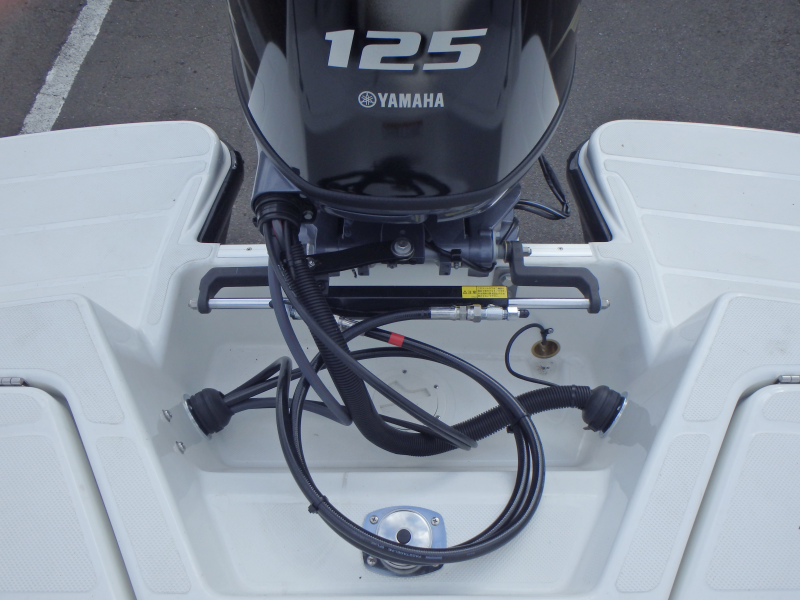 新艇中古艇販売