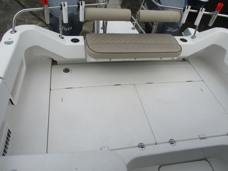 新艇中古艇販売