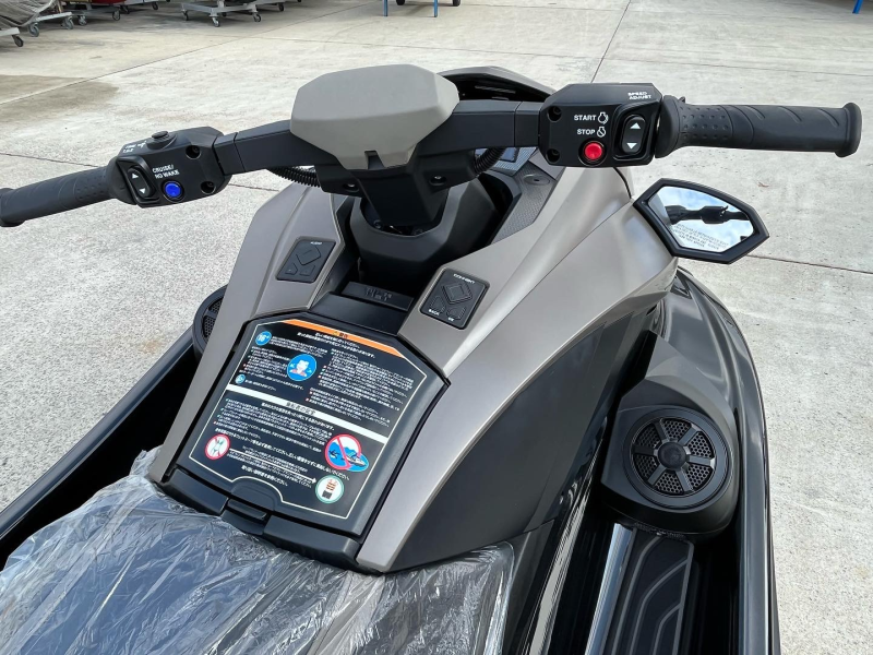 新艇中古艇販売