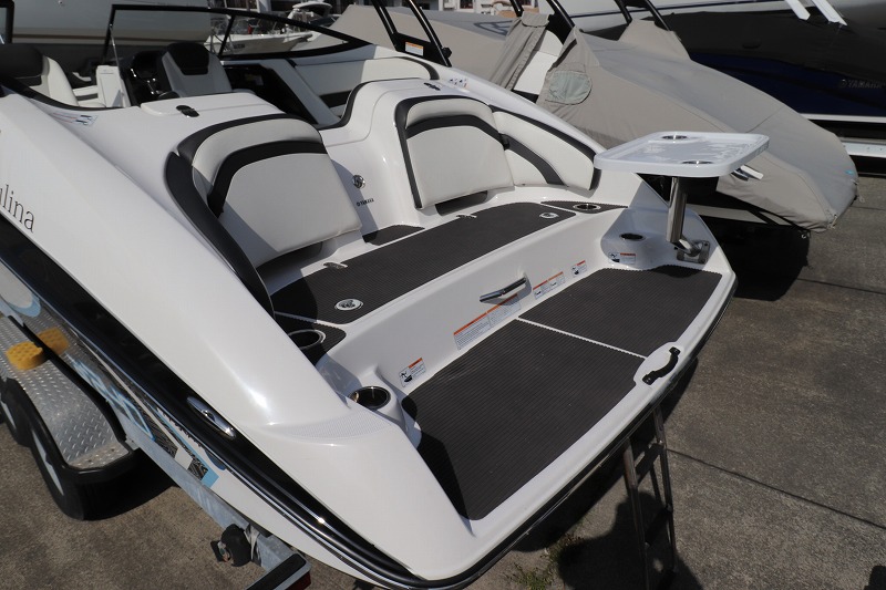 新艇中古艇販売