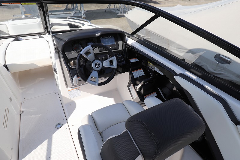 新艇中古艇販売