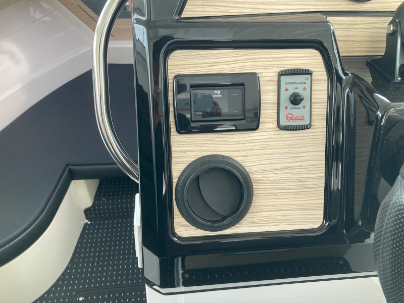 新艇中古艇販売