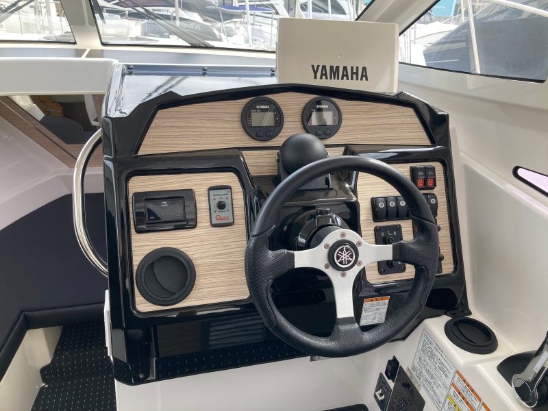 新艇中古艇販売