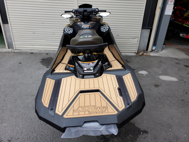 新艇中古艇販売