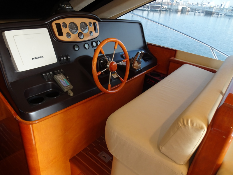 新艇中古艇販売