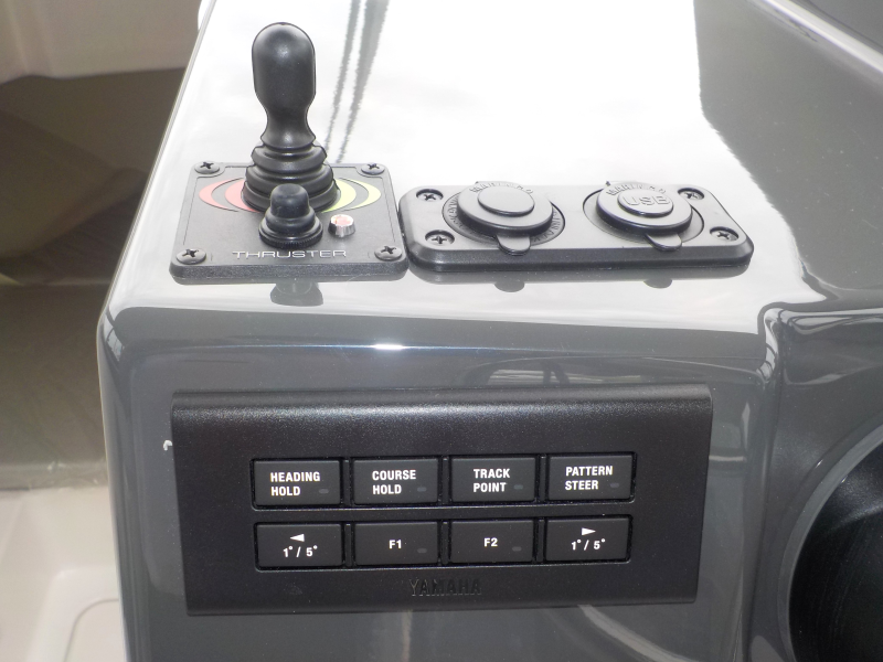 新艇中古艇販売