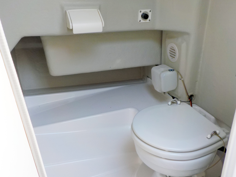 新艇中古艇販売