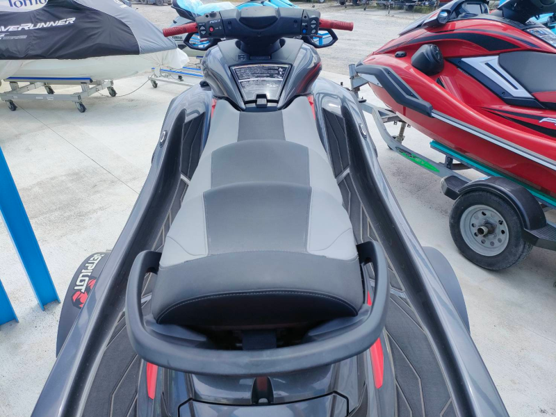 新艇中古艇販売