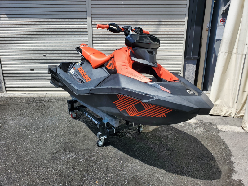 BRP SEA-DOO SPARK チャレンジ マリン｜中古艇販売情報キャプテンナビ