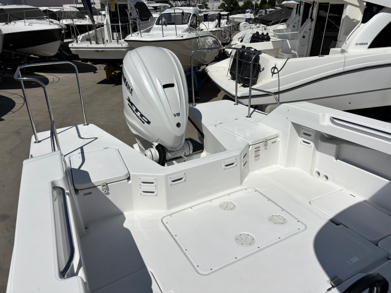 新艇中古艇販売