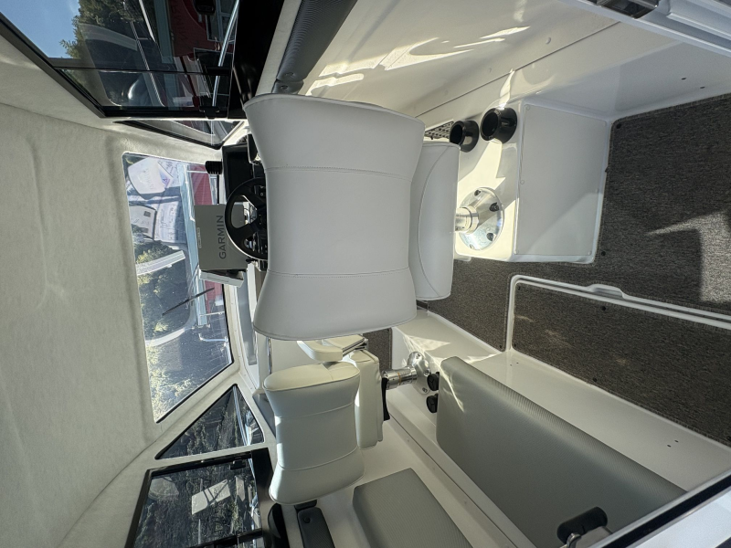 新艇中古艇販売