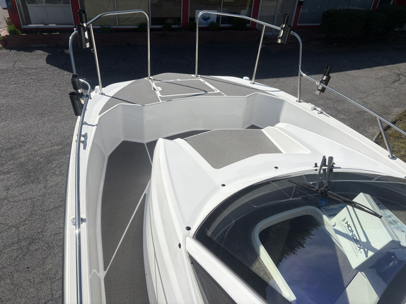 新艇中古艇販売