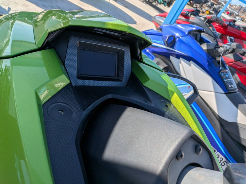 新艇中古艇販売